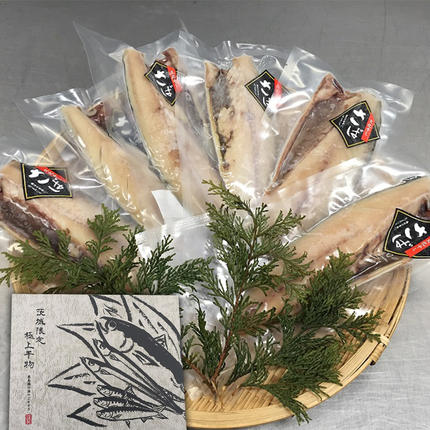 茨城県八千代町のふるさと納税 【茨城県共通返礼品／神栖市】【3ヶ月定期便】 大トロ さば文化干し （1枚 真空 × 6パック ） さば サバ 干物 塩 文化干し 食欲の秋 [CJ002ya]