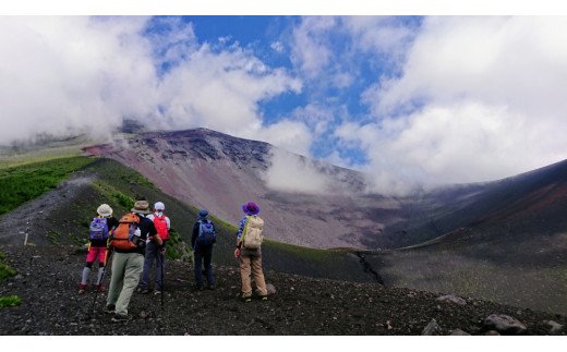 静岡県富士宮市のふるさと納税 0050-18-04　第4回ジャパンツーリズムアワード受賞！富士山 宝永火口トレッキング